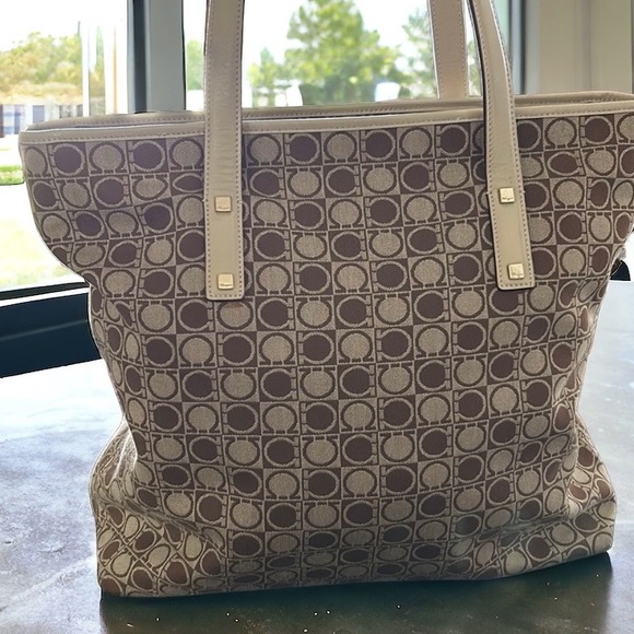 Salvatore Ferragamo Signature Tote EUC Tan and Brown